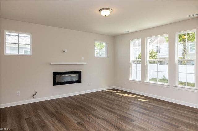 253 McCormick DR, Suffolk, VA 23434