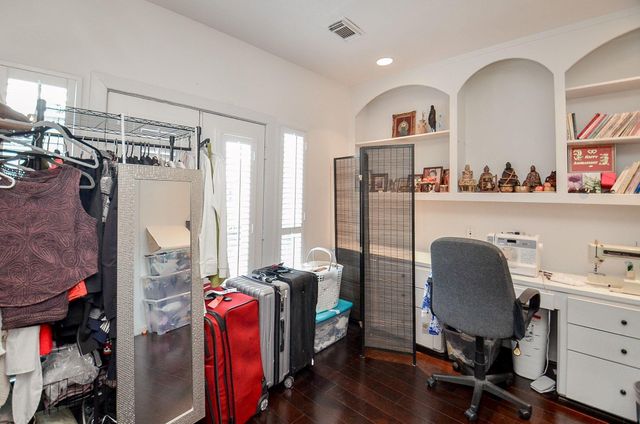 5360 Mcculloch Circle, Houston, TX 77056