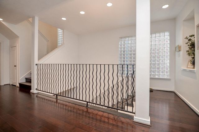 5360 Mcculloch Circle, Houston, TX 77056