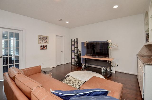 5360 Mcculloch Circle, Houston, TX 77056