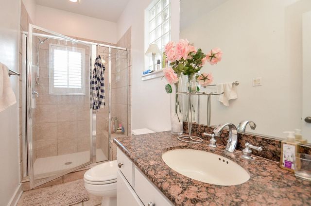 5360 Mcculloch Circle, Houston, TX 77056