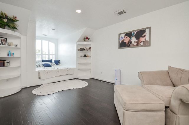 5360 Mcculloch Circle, Houston, TX 77056