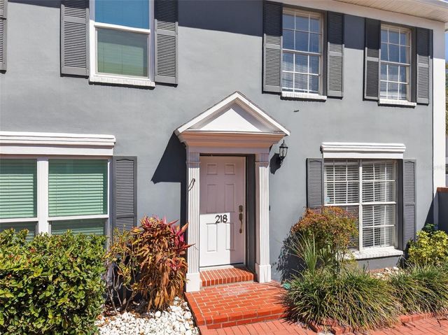 218 S TAMPANIA AVENUE, Tampa, FL 33609