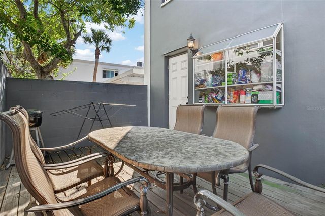 218 S TAMPANIA AVENUE, Tampa, FL 33609