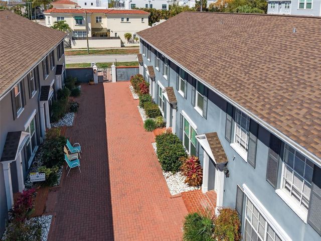 218 S TAMPANIA AVENUE, Tampa, FL 33609