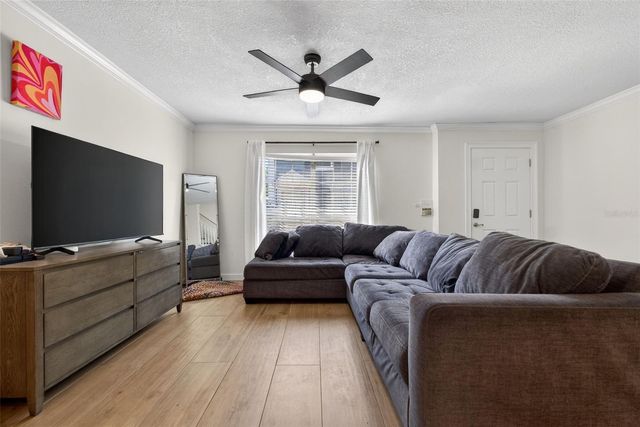 218 S TAMPANIA AVENUE, Tampa, FL 33609