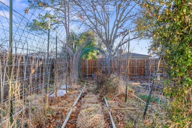 1320 E Spring Valley Road, Richardson, TX 75081