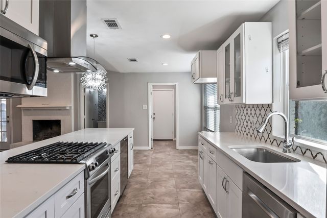 1320 E Spring Valley Road, Richardson, TX 75081