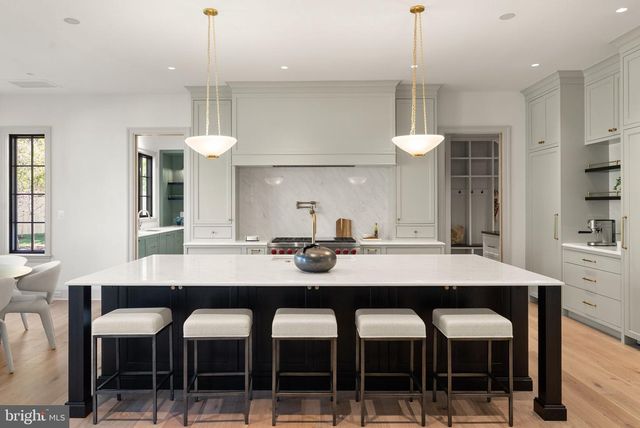 1223 SOMERSET DR, Mclean, VA 22101