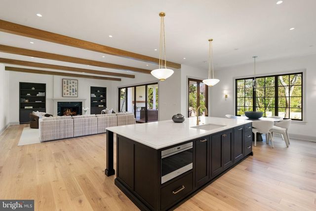 1223 SOMERSET DR, Mclean, VA 22101