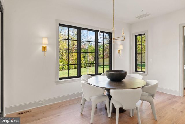 1223 SOMERSET DR, Mclean, VA 22101