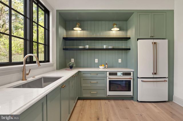 1223 SOMERSET DR, Mclean, VA 22101