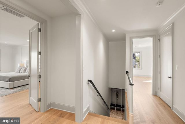 1223 SOMERSET DR, Mclean, VA 22101