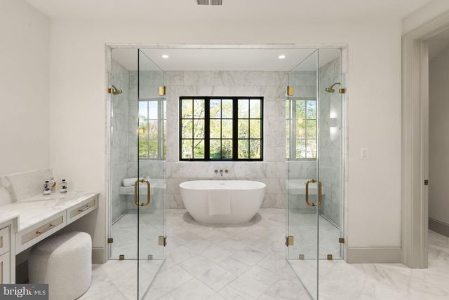 1223 SOMERSET DR, Mclean, VA 22101