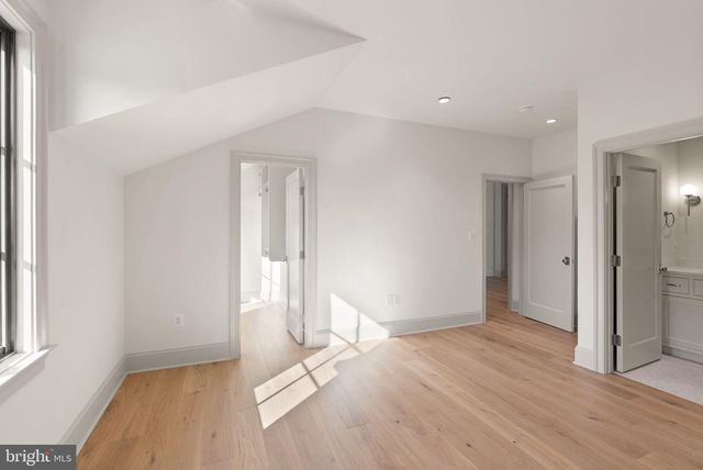 1223 SOMERSET DR, Mclean, VA 22101