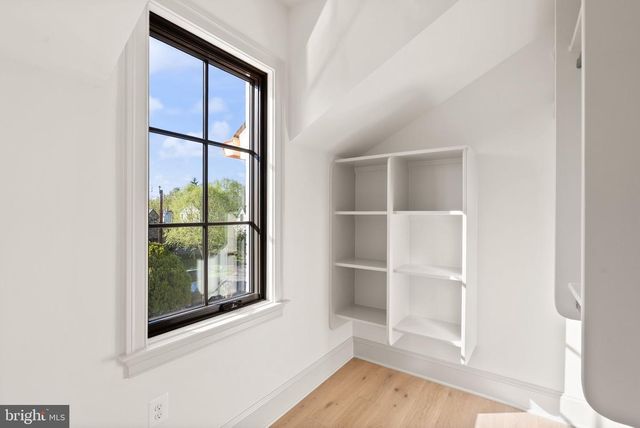 1223 SOMERSET DR, Mclean, VA 22101