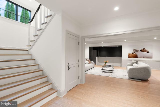 1223 SOMERSET DR, Mclean, VA 22101