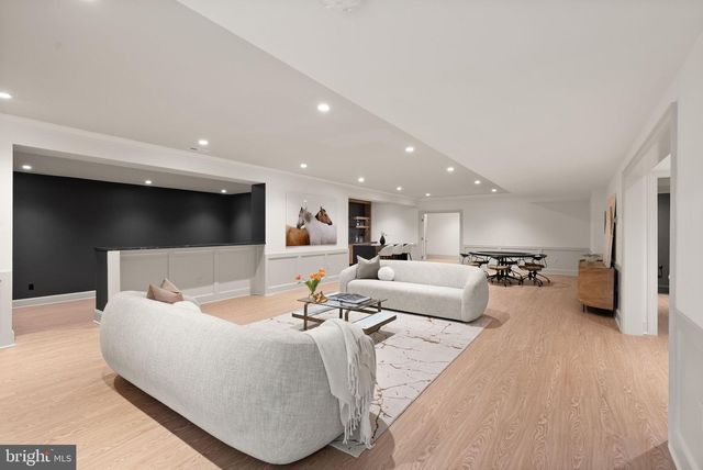 1223 SOMERSET DR, Mclean, VA 22101