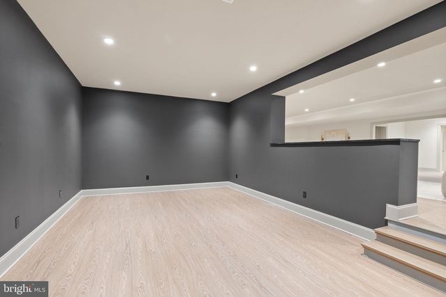 1223 SOMERSET DR, Mclean, VA 22101