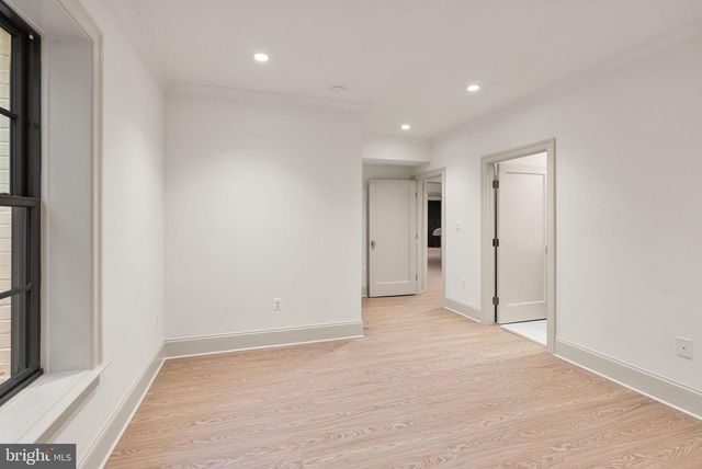1223 SOMERSET DR, Mclean, VA 22101