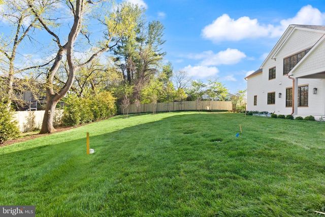 1223 SOMERSET DR, Mclean, VA 22101