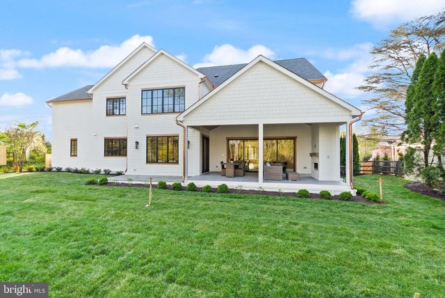 1223 SOMERSET DR, Mclean, VA 22101