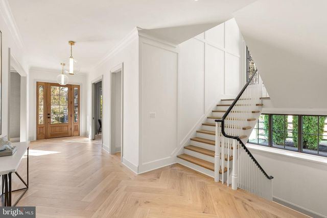 1223 SOMERSET DR, Mclean, VA 22101