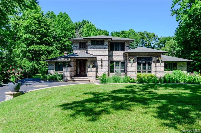 5 Jacquelyn Court, Dix Hills, NY 11746