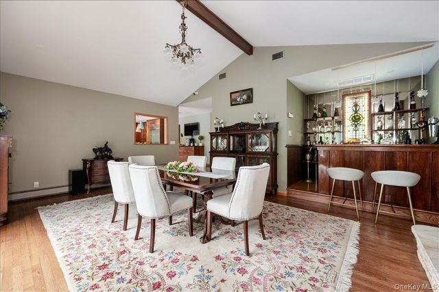 5 Jacquelyn Court, Dix Hills, NY 11746