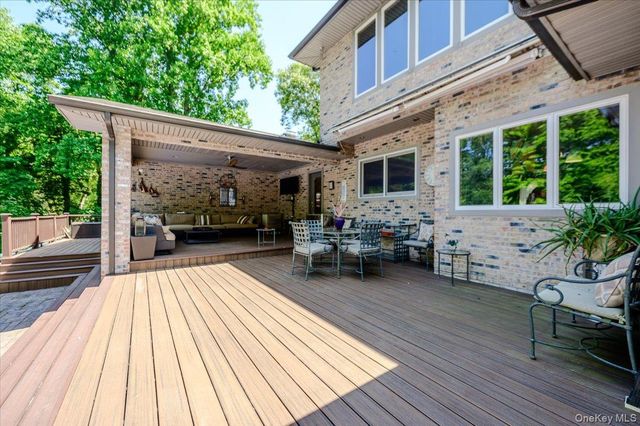 5 Jacquelyn Court, Dix Hills, NY 11746