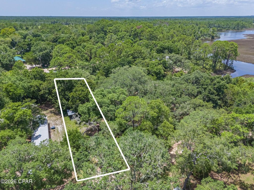 Image 7 of property listing at 6607 Lazy Acre Road, Panama City Beach, FL 32413