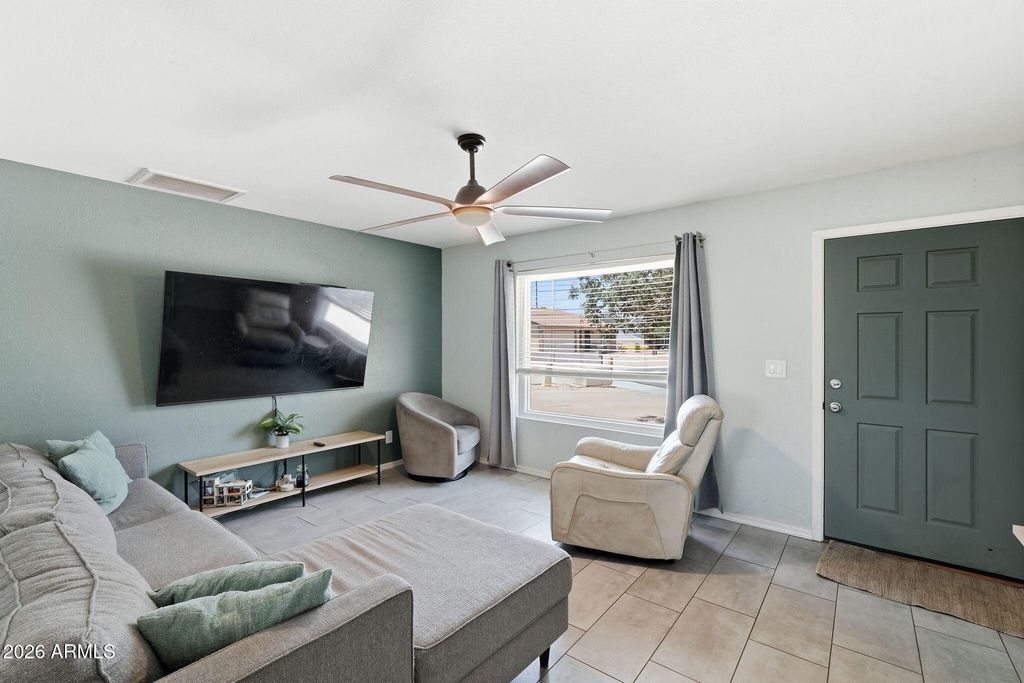 810 N PINE Court, Gilbert, AZ 85233 — photo 2