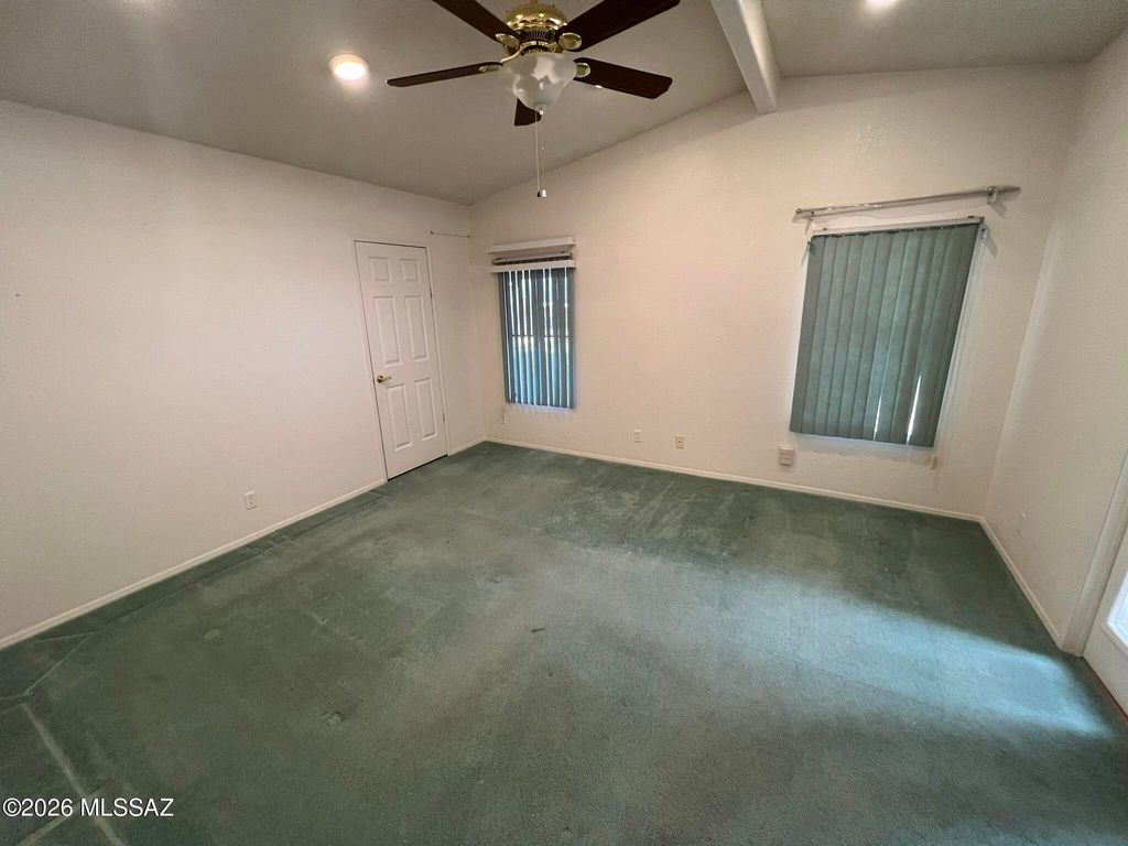 Image 13 of property listing at 1840 N Pacana Way, Green Valley, AZ 85614