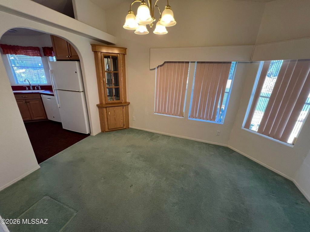 Image 5 of property listing at 1840 N Pacana Way, Green Valley, AZ 85614