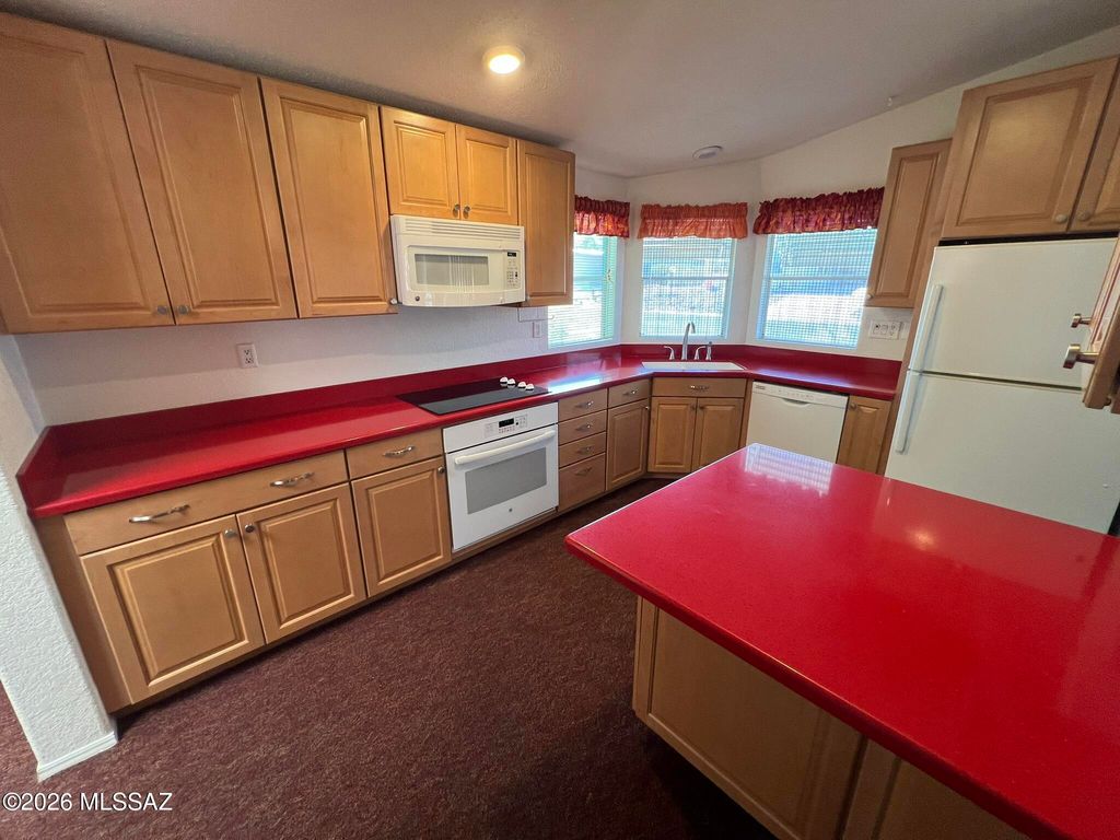 Image 6 of property listing at 1840 N Pacana Way, Green Valley, AZ 85614