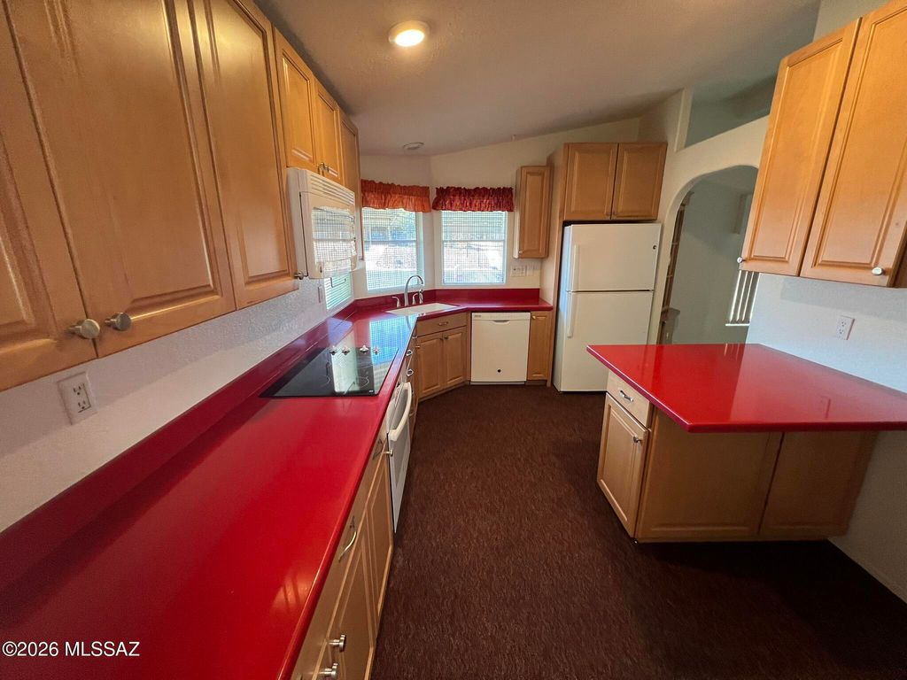 Image 8 of property listing at 1840 N Pacana Way, Green Valley, AZ 85614