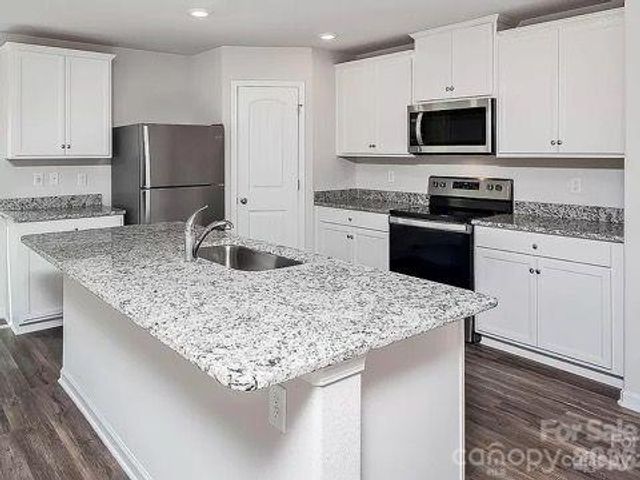 1737 Nia Road, Charlotte, NC 28215
