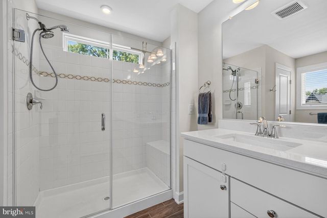 8106 ZOE PL, Alexandria, VA 22306