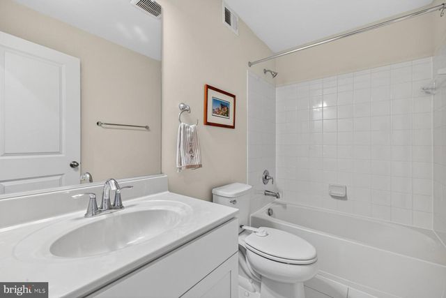 8106 ZOE PL, Alexandria, VA 22306