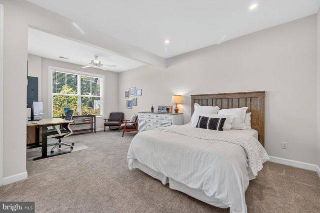 8106 ZOE PL, Alexandria, VA 22306
