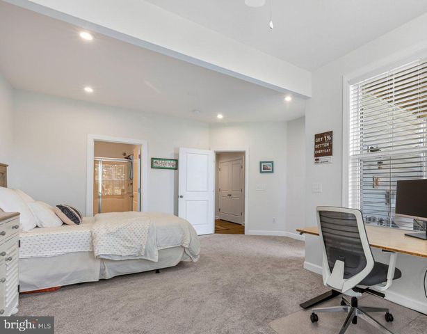 8106 ZOE PL, Alexandria, VA 22306