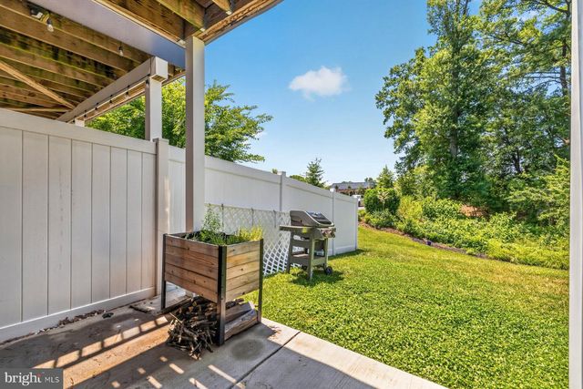 8106 ZOE PL, Alexandria, VA 22306