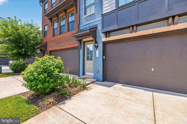 8106 ZOE PL, Alexandria, VA 22306