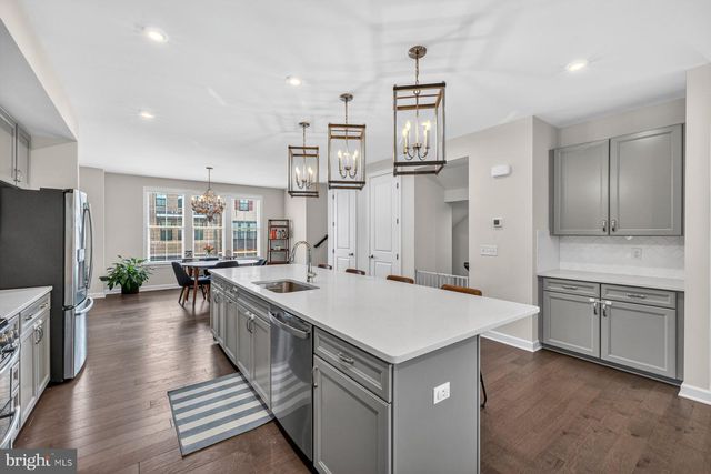 8106 ZOE PL, Alexandria, VA 22306