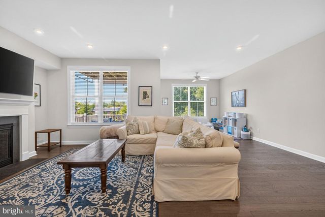 8106 ZOE PL, Alexandria, VA 22306