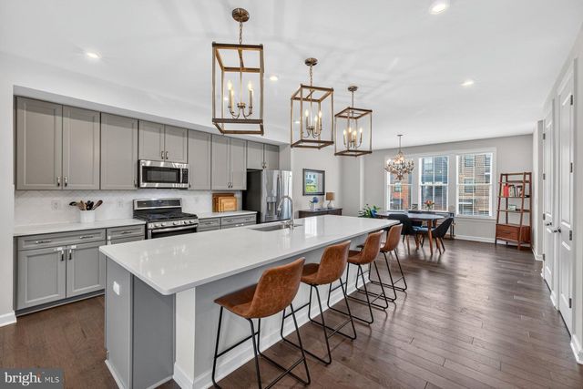 8106 ZOE PL, Alexandria, VA 22306