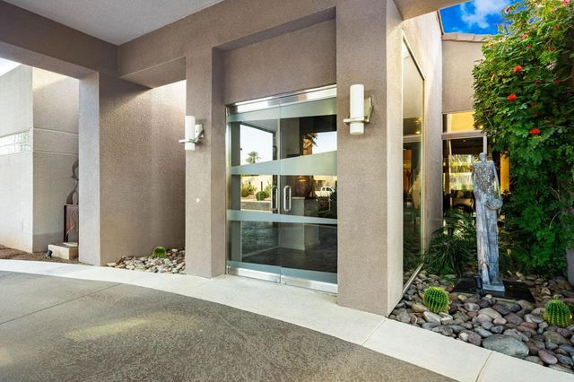 206 Crystal Bay Court, Rancho Mirage, CA 92270