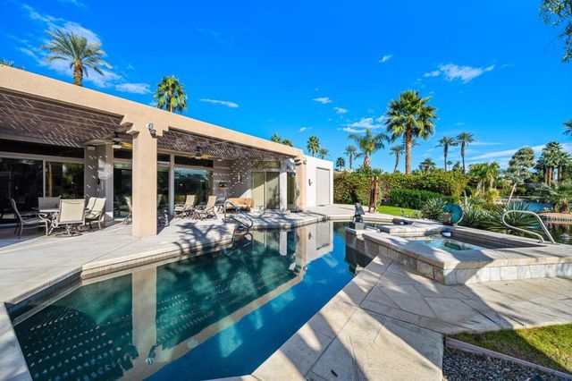 206 Crystal Bay Court, Rancho Mirage, CA 92270