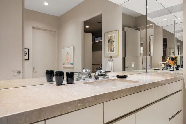 206 Crystal Bay Court, Rancho Mirage, CA 92270