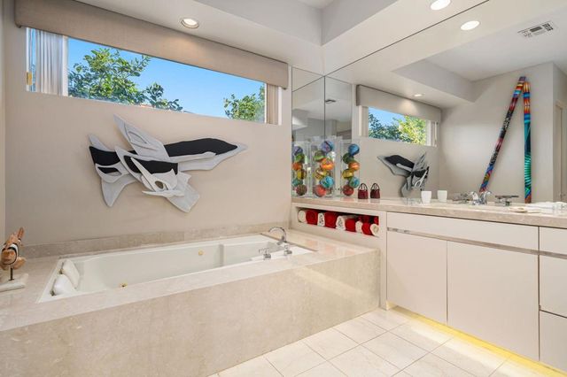 206 Crystal Bay Court, Rancho Mirage, CA 92270